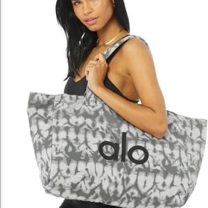 NWT Alo Tie-Dye Shopper Tote